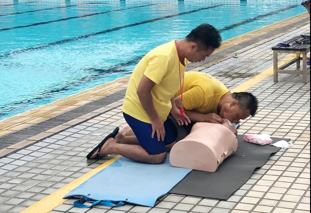 蓝狮在线游泳馆,蓝狮在线泳池，游泳馆运营管理