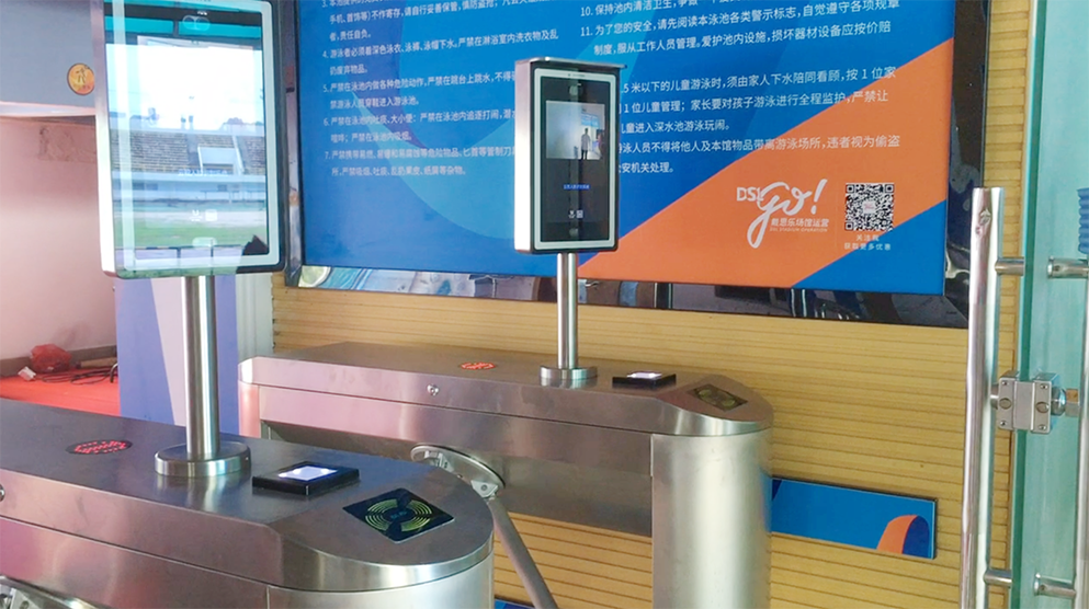 蓝狮在线游泳馆,蓝狮在线泳池