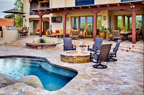 建造一个私家别墅泳池造价是多少？