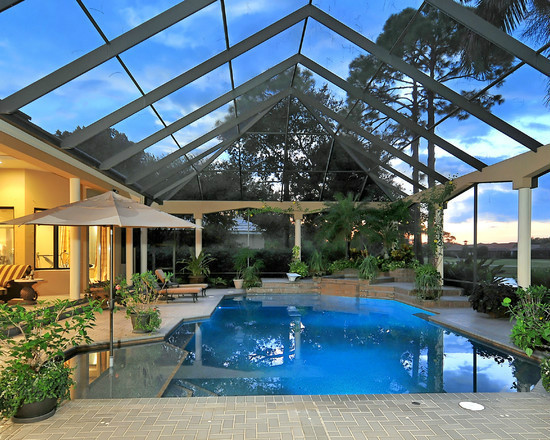 <b>蓝狮在线无氯水处理系统,为游泳池健康保驾护航!</b>