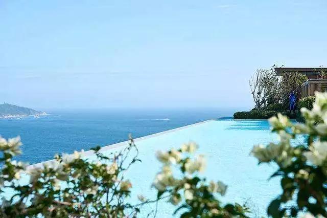 蓝狮在线带你了解屋顶泳池需要什么条件？