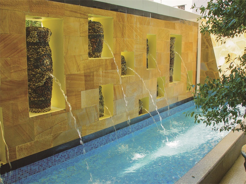 泳池清洁机器人是否容易操作？蓝狮在线带你轻松驾驭，享受智能清洁的魅力！