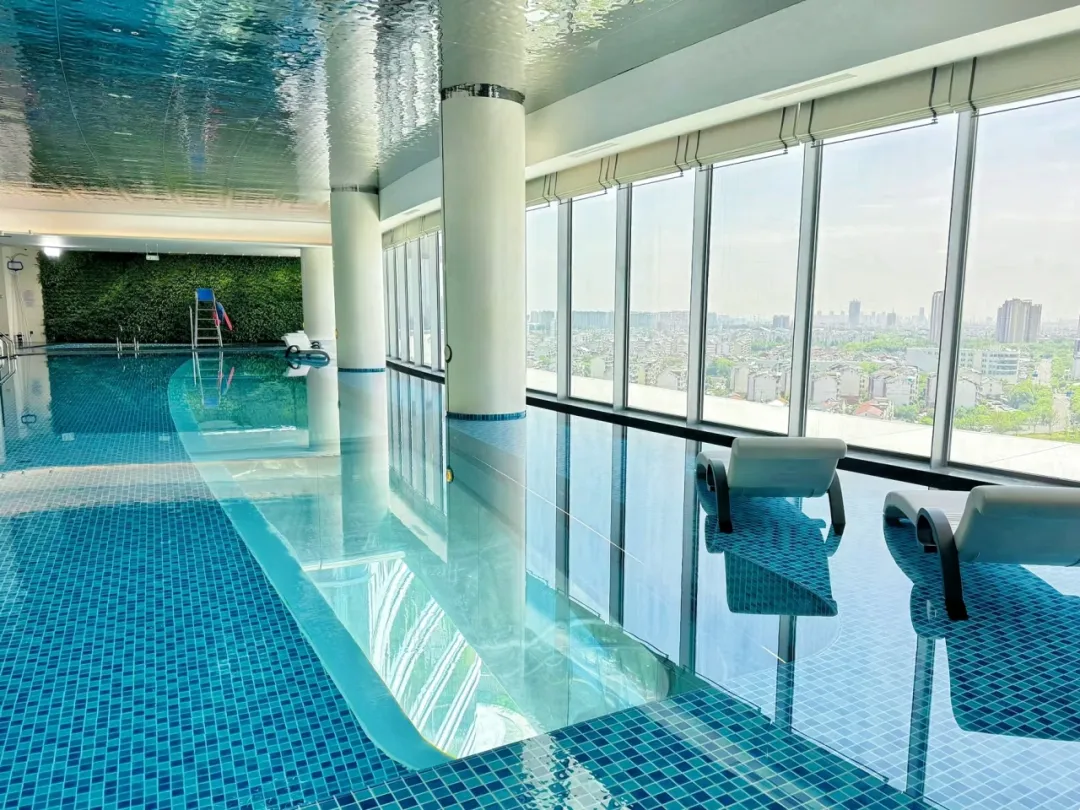 <b>游泳池水变绿还浑浊？揪出水质变差的 3 大常见原因！</b>