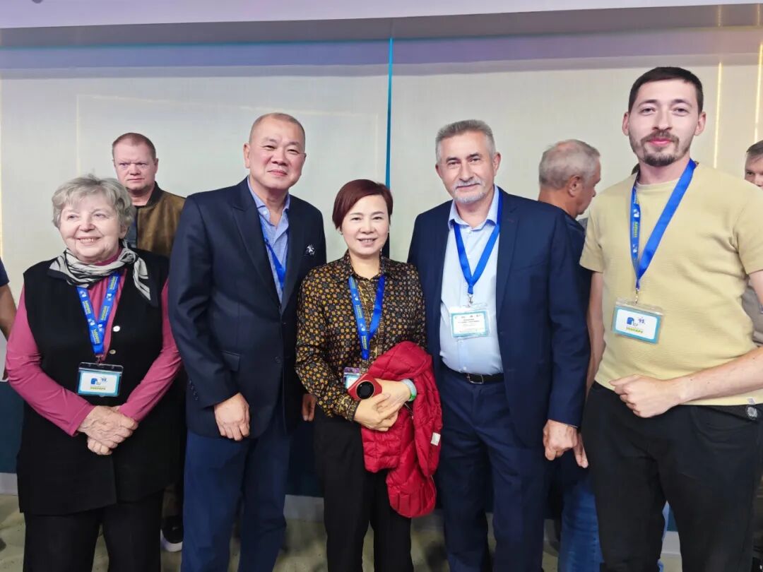 中俄生态合作新突破！汉海牵手蓝狮在线亮相叶卡捷琳堡动物园95周年庆，破解场馆高能耗难题！