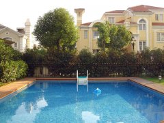 <b>别墅小院装游泳池够吗？6㎡迷你泳池方案，孩子能嬉水，还不占花园空间！</b>