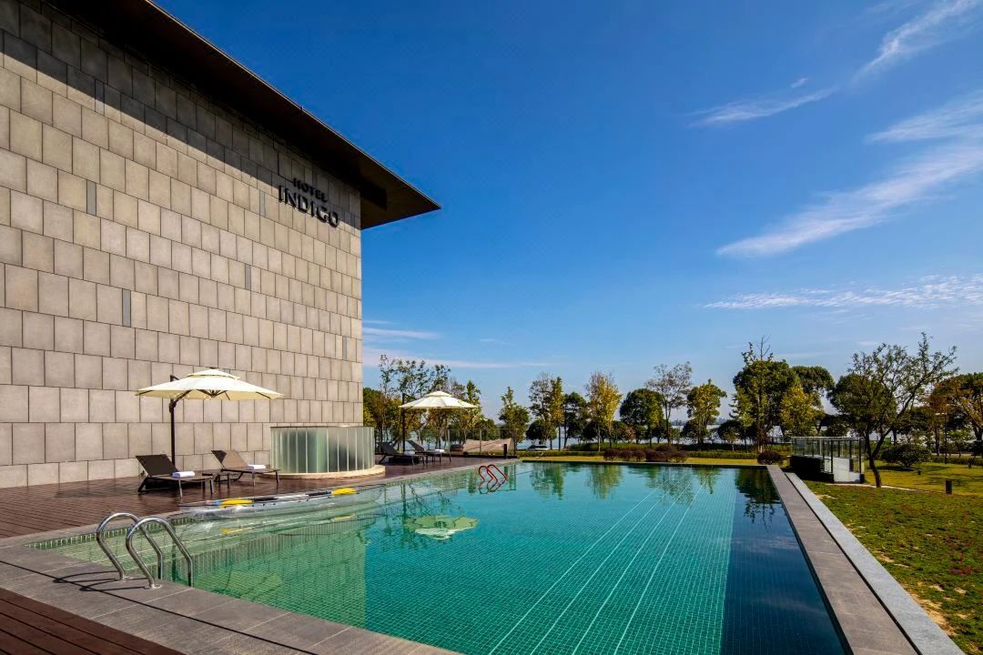 别墅露天游泳池设计,别墅游泳池设计,游泳池设计公司,别墅游泳池公司